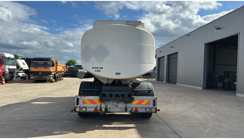 Volvo FL 6-18 (12400 LITERS / 3 COMPARTIMENTS / EURO 2 / STEEL SUSP. / LAMES) - Tartályos teherautó: 5 kép. Volvo FL 6-18 (12400 LITERS / 3 COMPARTIMENTS / EURO 2 / STEEL SUSP. / LAMES) - Tartályos teherautó: 5 kép.