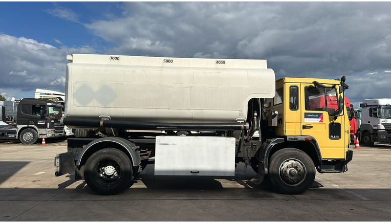 Volvo FL 6-18 (12400 LITERS / 3 COMPARTIMENTS / EURO 2 / STEEL SUSP. / LAMES) - Tartályos teherautó: 4 kép. Volvo FL 6-18 (12400 LITERS / 3 COMPARTIMENTS / EURO 2 / STEEL SUSP. / LAMES) - Tartályos teherautó: 4 kép.
