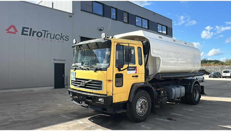 Volvo FL 6-18 (12400 LITERS / 3 COMPARTIMENTS / EURO 2 / STEEL SUSP. / LAMES) - Tartályos teherautó: 1 kép. Volvo FL 6-18 (12400 LITERS / 3 COMPARTIMENTS / EURO 2 / STEEL SUSP. / LAMES) - Tartályos teherautó: 1 kép.