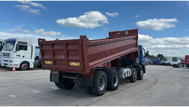 Volvo FM 12 - 340 (MANUAL GEARBOX / STEEL SUSPENSION / LAMES / BOITE MANUELLE) - Billenőplatós teherautó: 5 kép. Volvo FM 12 - 340 (MANUAL GEARBOX / STEEL SUSPENSION / LAMES / BOITE MANUELLE) - Billenőplatós teherautó: 5 kép.