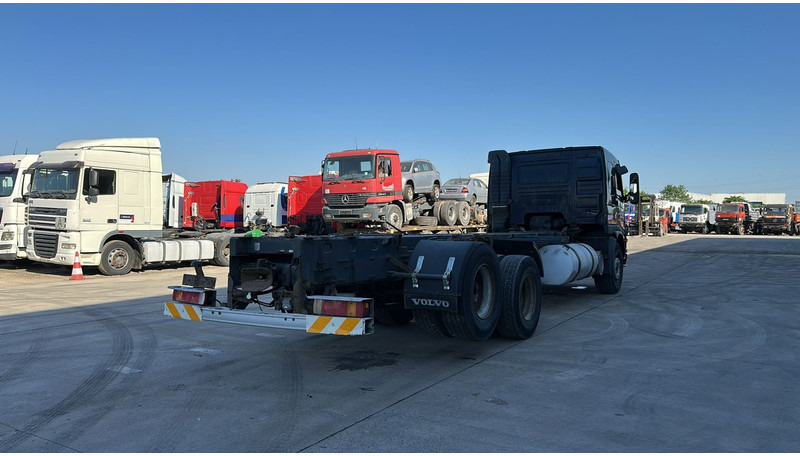 Volvo FM 12 - 380 (FULL STEEL SUSP. / SUSP. LAMES / CHASSIS LONGUE / 10 TYRES / TRES BONNE ETAT) - Alvaz teherautó: 5 kép. Volvo FM 12 - 380 (FULL STEEL SUSP. / SUSP. LAMES / CHASSIS LONGUE / 10 TYRES / TRES BONNE ETAT) - Alvaz teherautó: 5 kép.