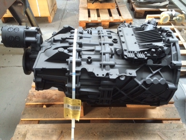 ZF 12 As-tronic - Sebességváltó - Alvaz teherautó: 2 kép. ZF 12 As-tronic - Sebességváltó - Alvaz teherautó: 2 kép.