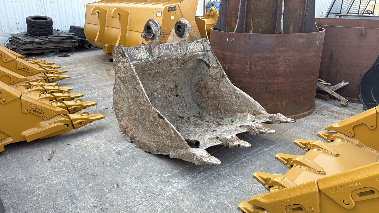 CATERPILLAR 320 General Purpose Bucket - Kotró kanál - Lánctalpas kotró: 1 kép. CATERPILLAR 320 General Purpose Bucket - Kotró kanál - Lánctalpas kotró: 1 kép.