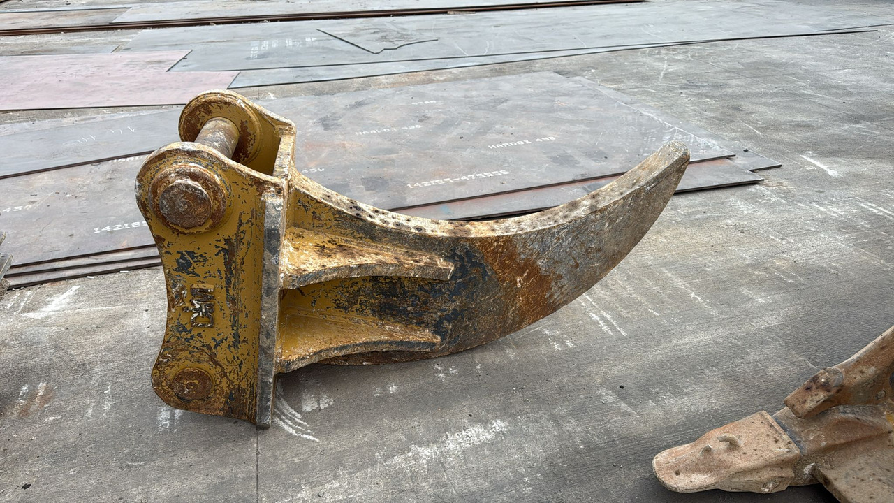 CATERPILLAR 336 Ripper from STOCK - Lazító - Lánctalpas kotró: 2 kép. CATERPILLAR 336 Ripper from STOCK - Lazító - Lánctalpas kotró: 2 kép.