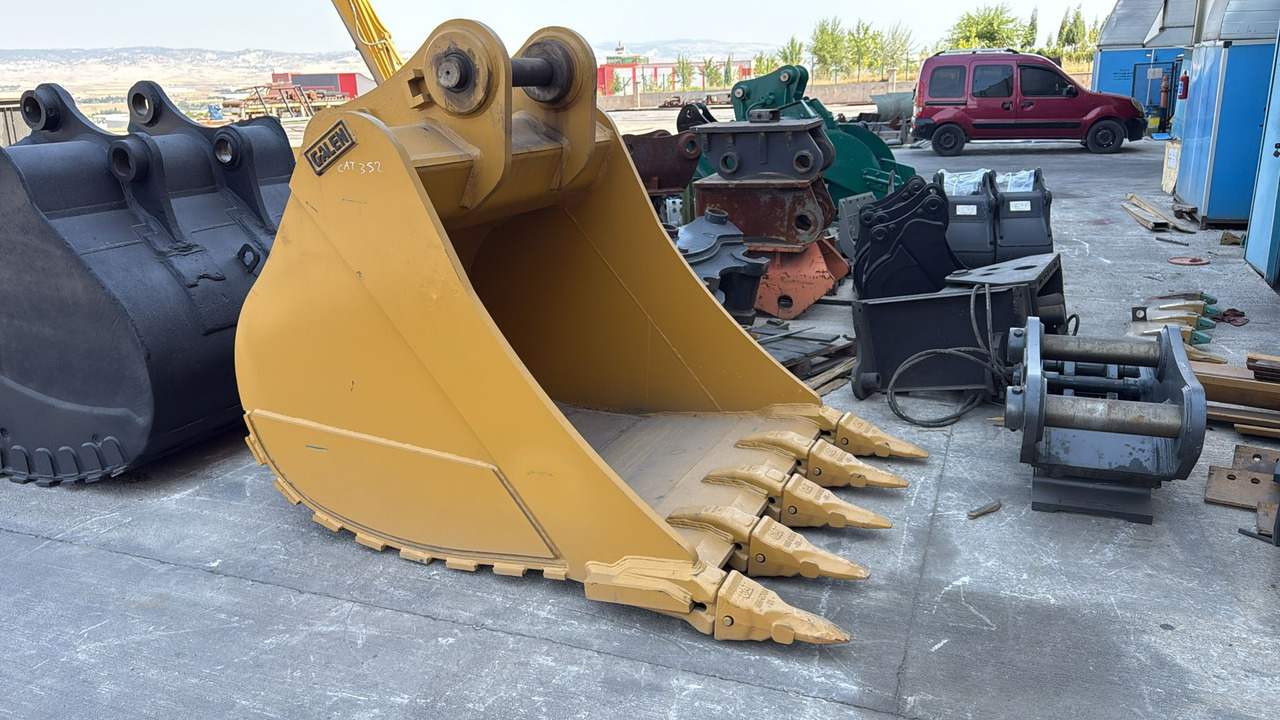 CATERPILLAR 352 General Purpose Bucket - Kotró kanál: 1 kép. CATERPILLAR 352 General Purpose Bucket - Kotró kanál: 1 kép.