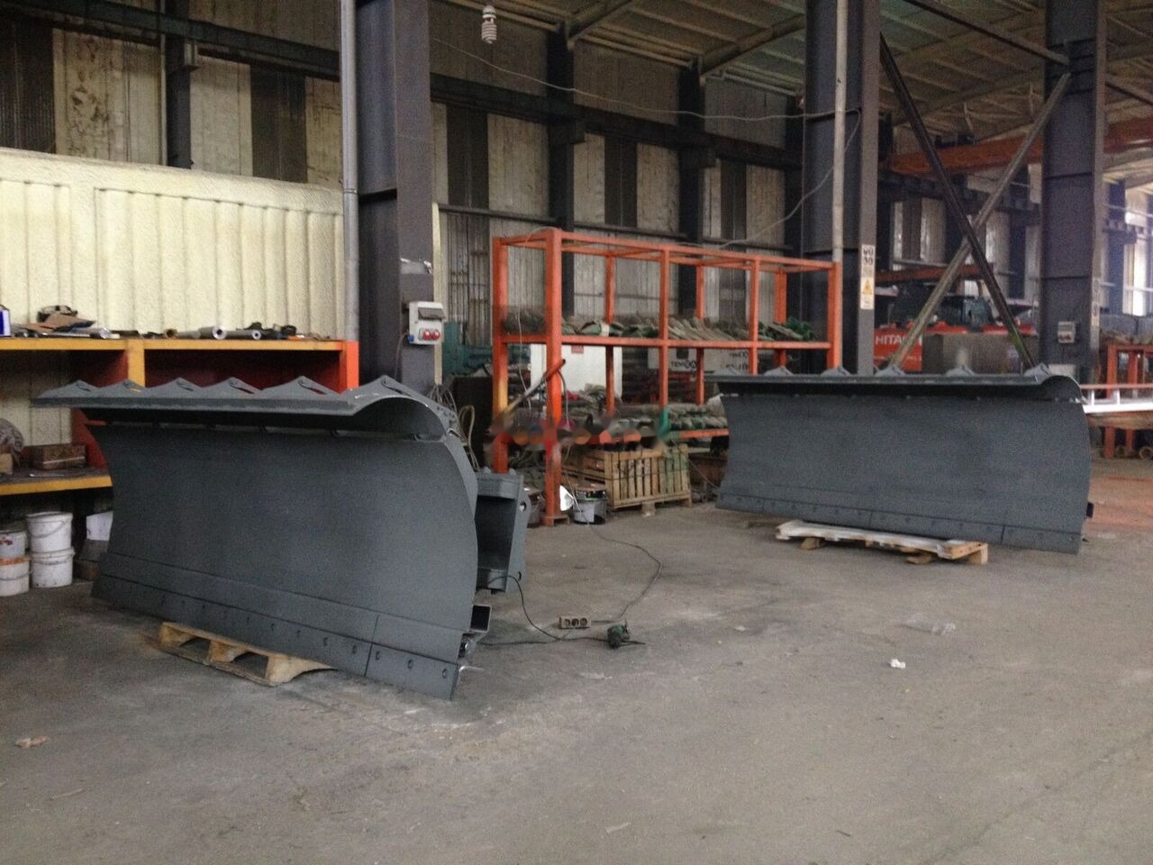 Caterpillar SNOW BLADES - Hóeke: 5 kép. Caterpillar SNOW BLADES - Hóeke: 5 kép.