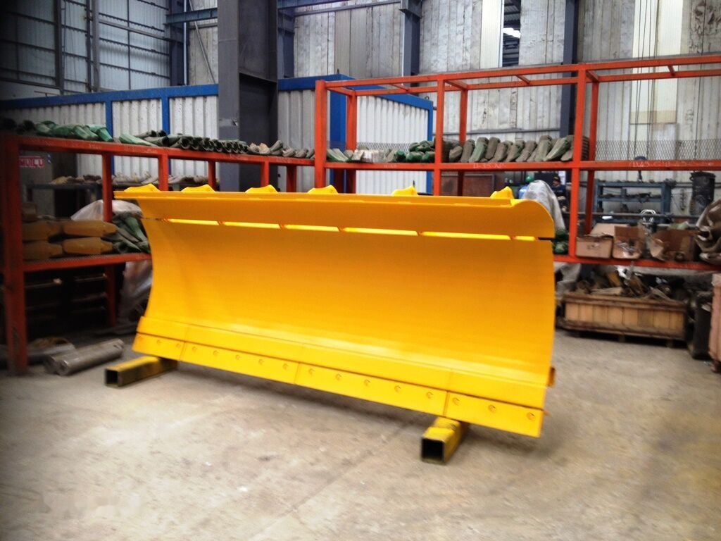 Caterpillar SNOW BLADES - Hóeke: 2 kép. Caterpillar SNOW BLADES - Hóeke: 2 kép.