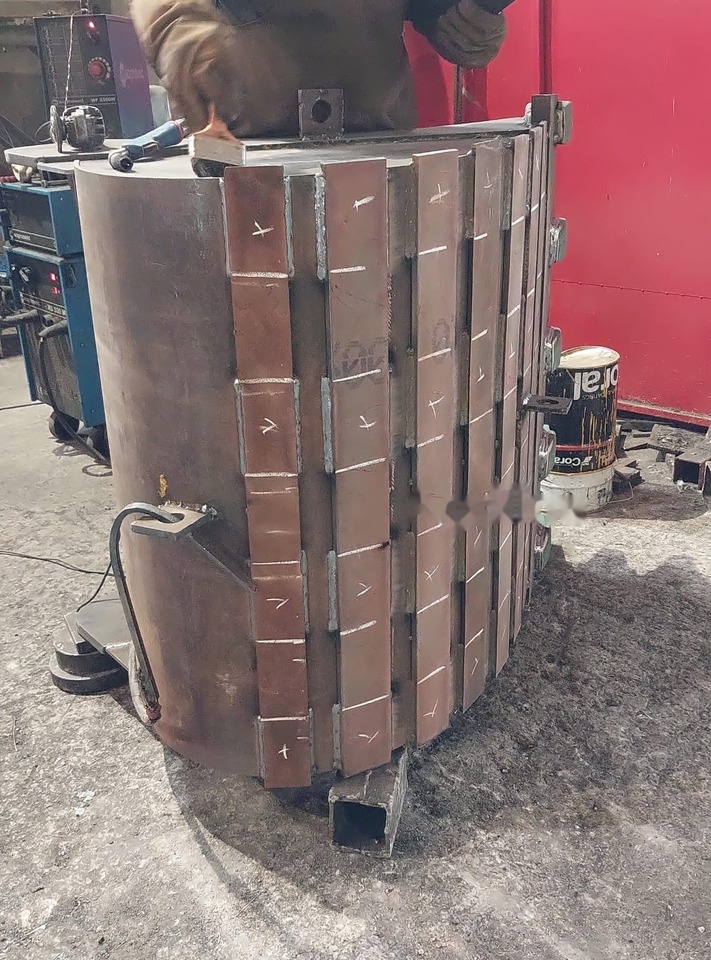 Develon DX140W-7 Bucket - Kotró kanál - Gumikerekes kotró: 1 kép. Develon DX140W-7 Bucket - Kotró kanál - Gumikerekes kotró: 1 kép.