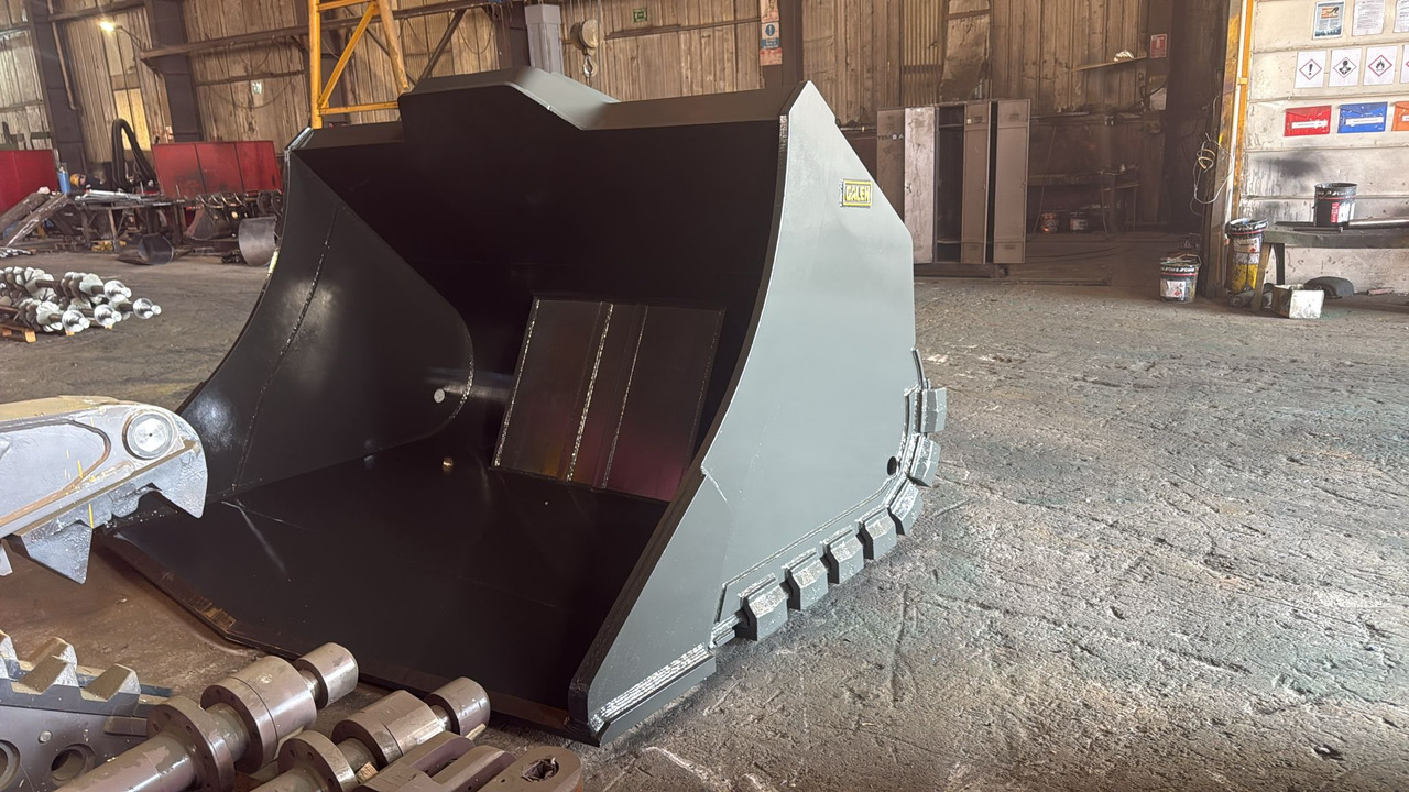 Epiroc ST1030 - Rakodókanál - Gumikerekes homlokrakodó: 2 kép. Epiroc ST1030 - Rakodókanál - Gumikerekes homlokrakodó: 2 kép.