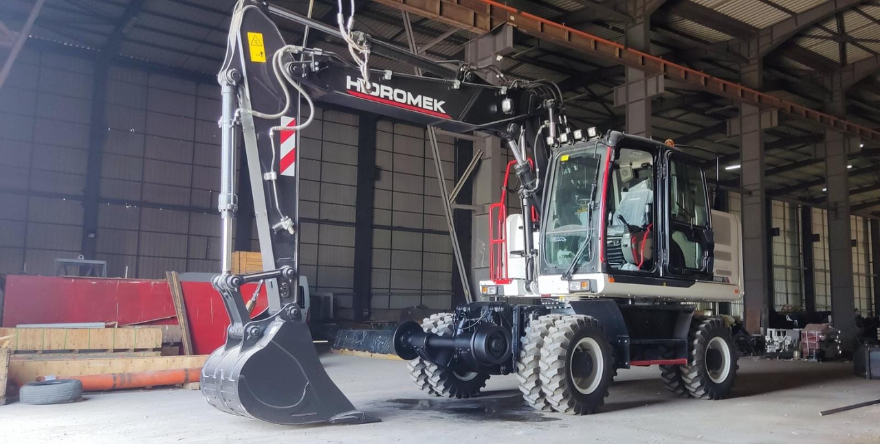 GALEN Rail Mover Attachment - Gumikerekes kotró: 4 kép. GALEN Rail Mover Attachment - Gumikerekes kotró: 4 kép.