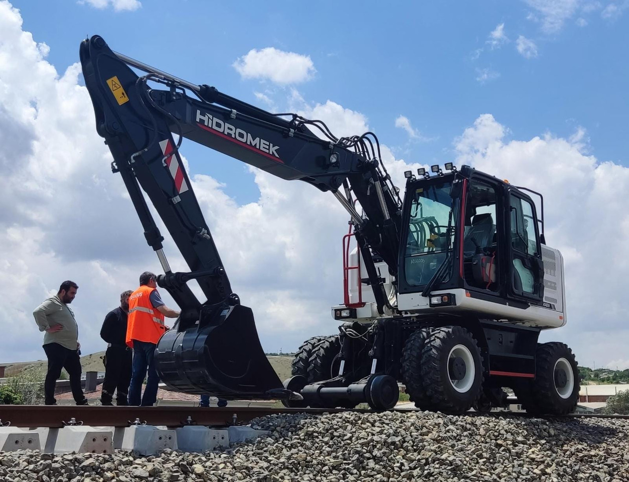 GALEN Rail Mover Attachment - Gumikerekes kotró: 3 kép. GALEN Rail Mover Attachment - Gumikerekes kotró: 3 kép.