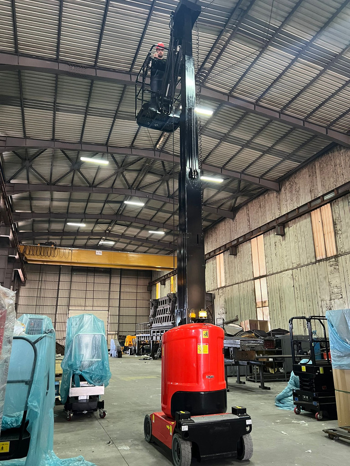 GALEN Vertical Mast Lift with Jib - Oszlopos személyemelő: 3 kép. GALEN Vertical Mast Lift with Jib - Oszlopos személyemelő: 3 kép.