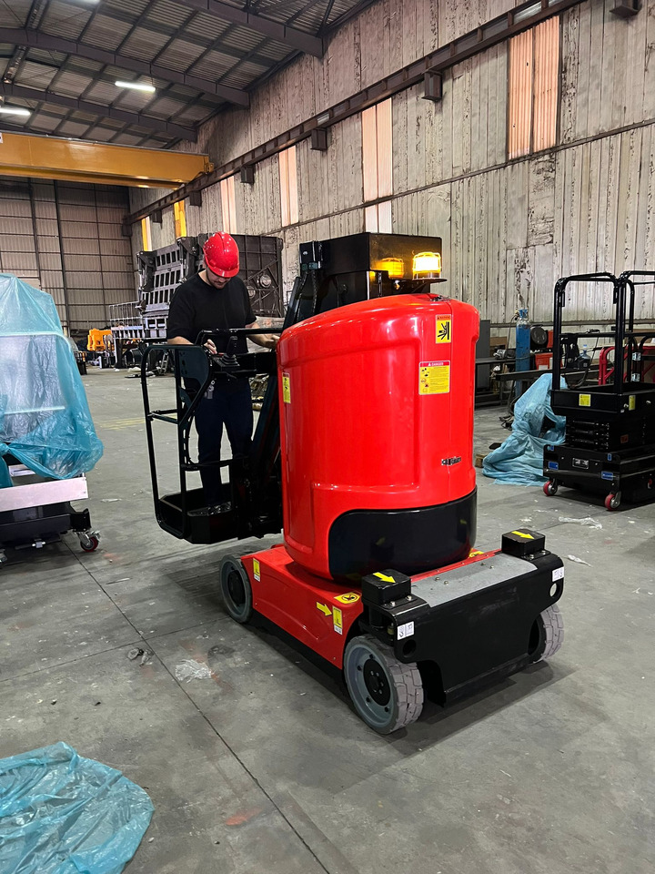 GALEN Vertical Mast Lift with Jib - Oszlopos személyemelő: 1 kép. GALEN Vertical Mast Lift with Jib - Oszlopos személyemelő: 1 kép.