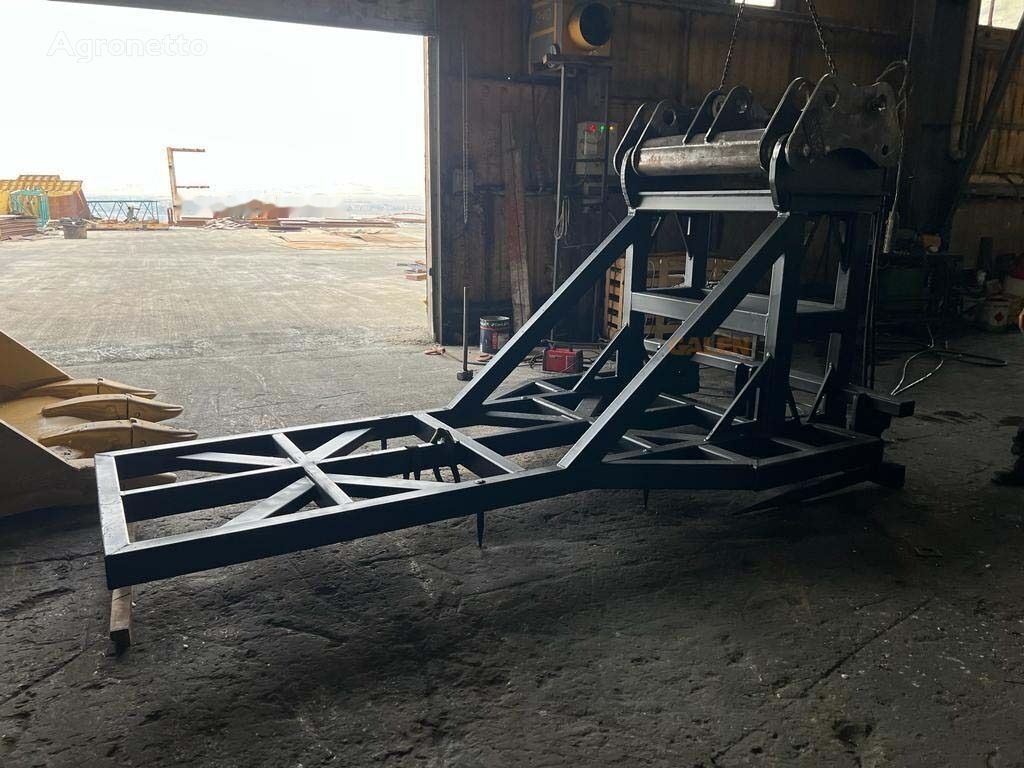 Galen Loader Bale Spear Attachment - Raklapvilla - Mezőgazdasági gépek: 5 kép. Galen Loader Bale Spear Attachment - Raklapvilla - Mezőgazdasági gépek: 5 kép.