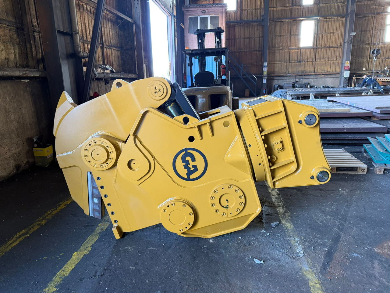 Galen Tank Shear - Roppantó olló - Hulladék kotró: 1 kép. Galen Tank Shear - Roppantó olló - Hulladék kotró: 1 kép.