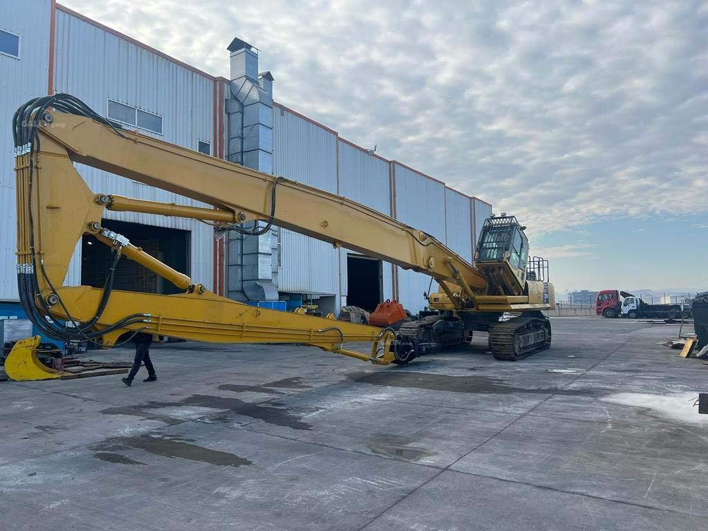 KOMATSU PC390 - Bontó kotrógép: 3 kép. KOMATSU PC390 - Bontó kotrógép: 3 kép.