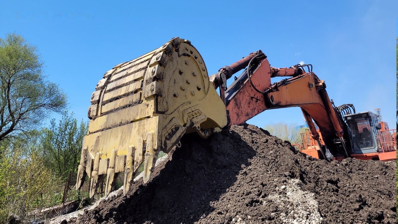 Kotró kanál Komatsu PC1250 Extreme Heavy Duty Bucket: 5 kép. Kotró kanál Komatsu PC1250 Extreme Heavy Duty Bucket: 5 kép.