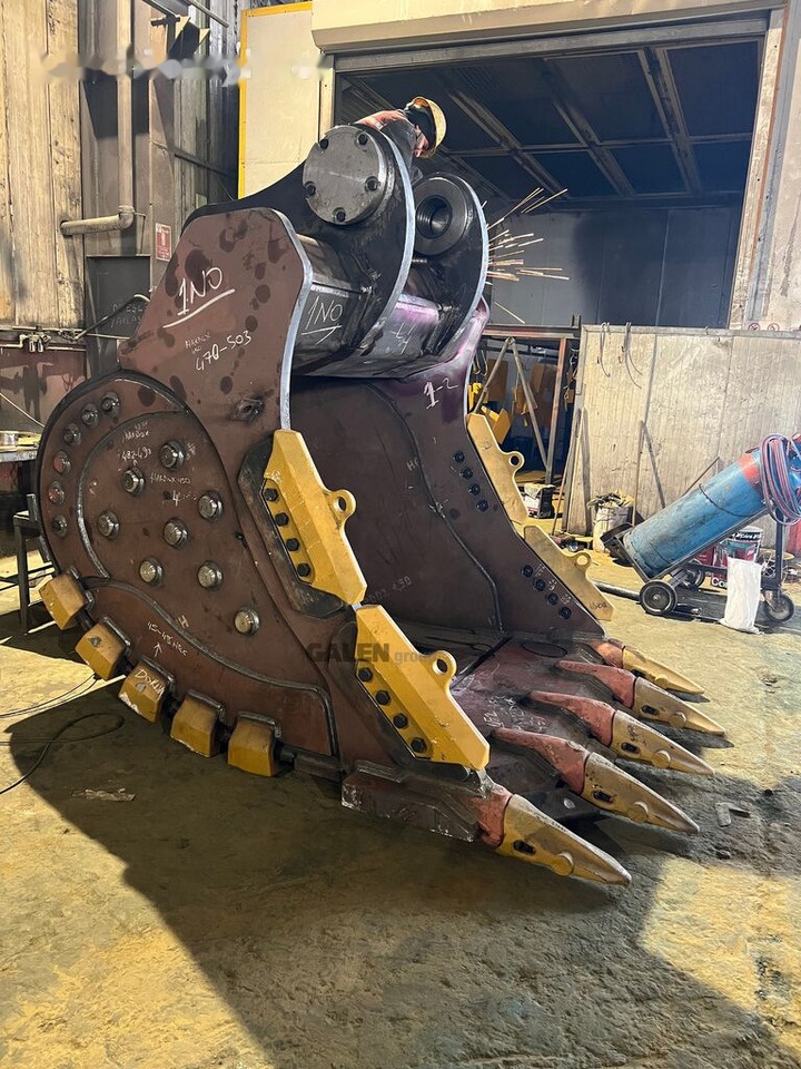 Kotró kanál Komatsu PC1250 Extreme Heavy Duty Bucket: 6 kép. Kotró kanál Komatsu PC1250 Extreme Heavy Duty Bucket: 6 kép.