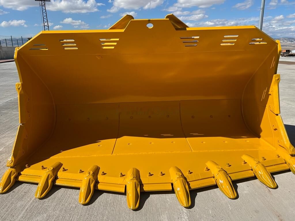 Komatsu WA470 Rock Bucket - Rakodókanál: 1 kép. Komatsu WA470 Rock Bucket - Rakodókanál: 1 kép.