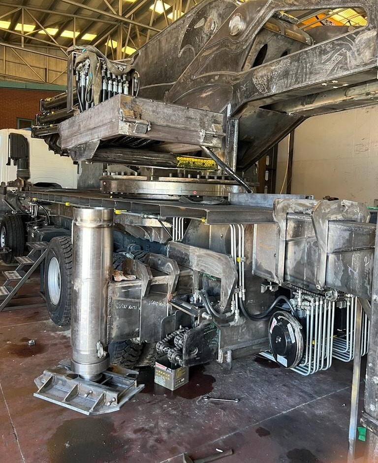 New - Autódaru: 5 kép. New - Autódaru: 5 kép.