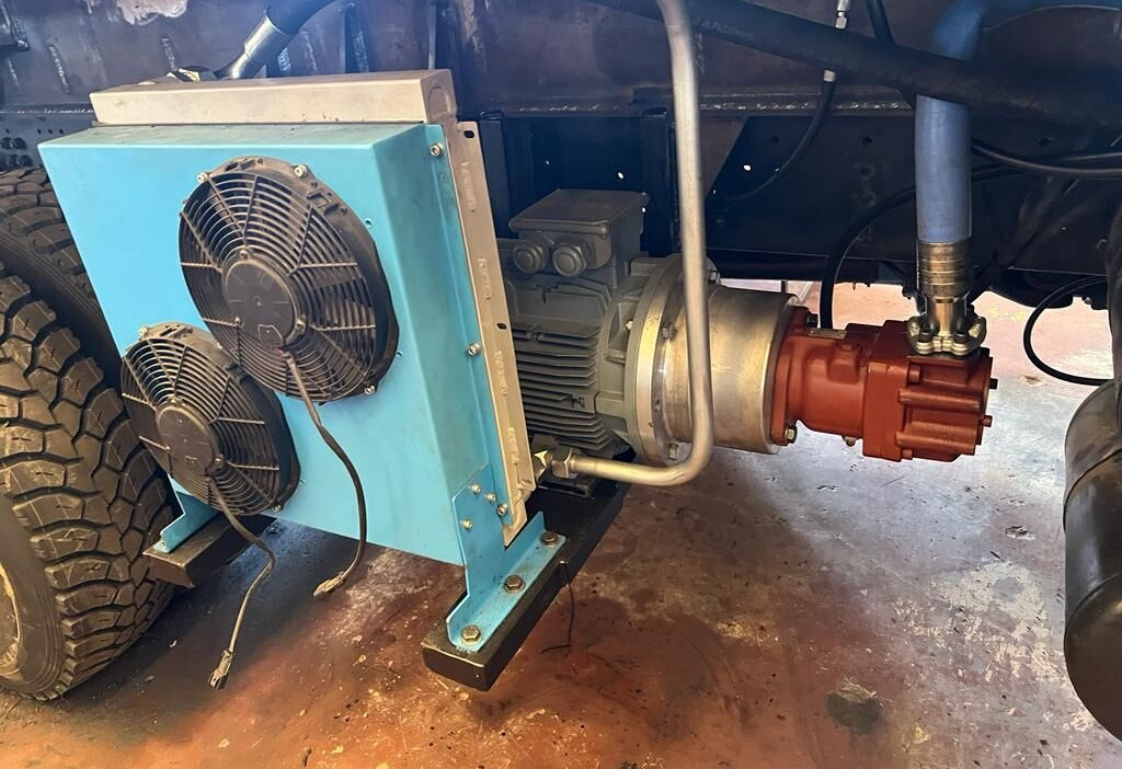 New - Autódaru: 2 kép. New - Autódaru: 2 kép.