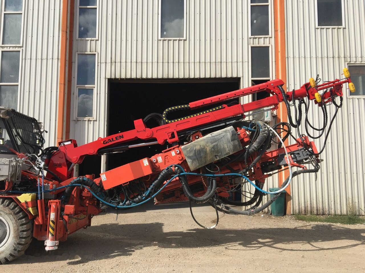 Terex SANDVIK TELESCOPIC BOOM MANUFACTURING tunnel - Darugém - Kotrógép: 3 kép. Terex SANDVIK TELESCOPIC BOOM MANUFACTURING tunnel - Darugém - Kotrógép: 3 kép.
