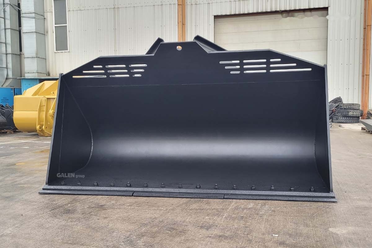 Volvo L180 General Purpose Bucket - Rakodókanál: 1 kép. Volvo L180 General Purpose Bucket - Rakodókanál: 1 kép.