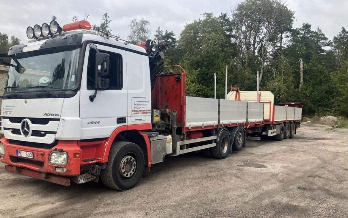 Mercedes-Benz 2544L Ekipage - Platós teherautó, Darus autó: 4 kép. Mercedes-Benz 2544L Ekipage - Platós teherautó, Darus autó: 4 kép.