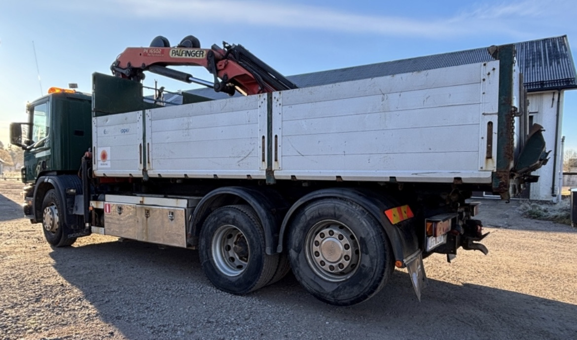 Scania P124 - Autószállító teherautó, Darus autó: 4 kép. Scania P124 - Autószállító teherautó, Darus autó: 4 kép.