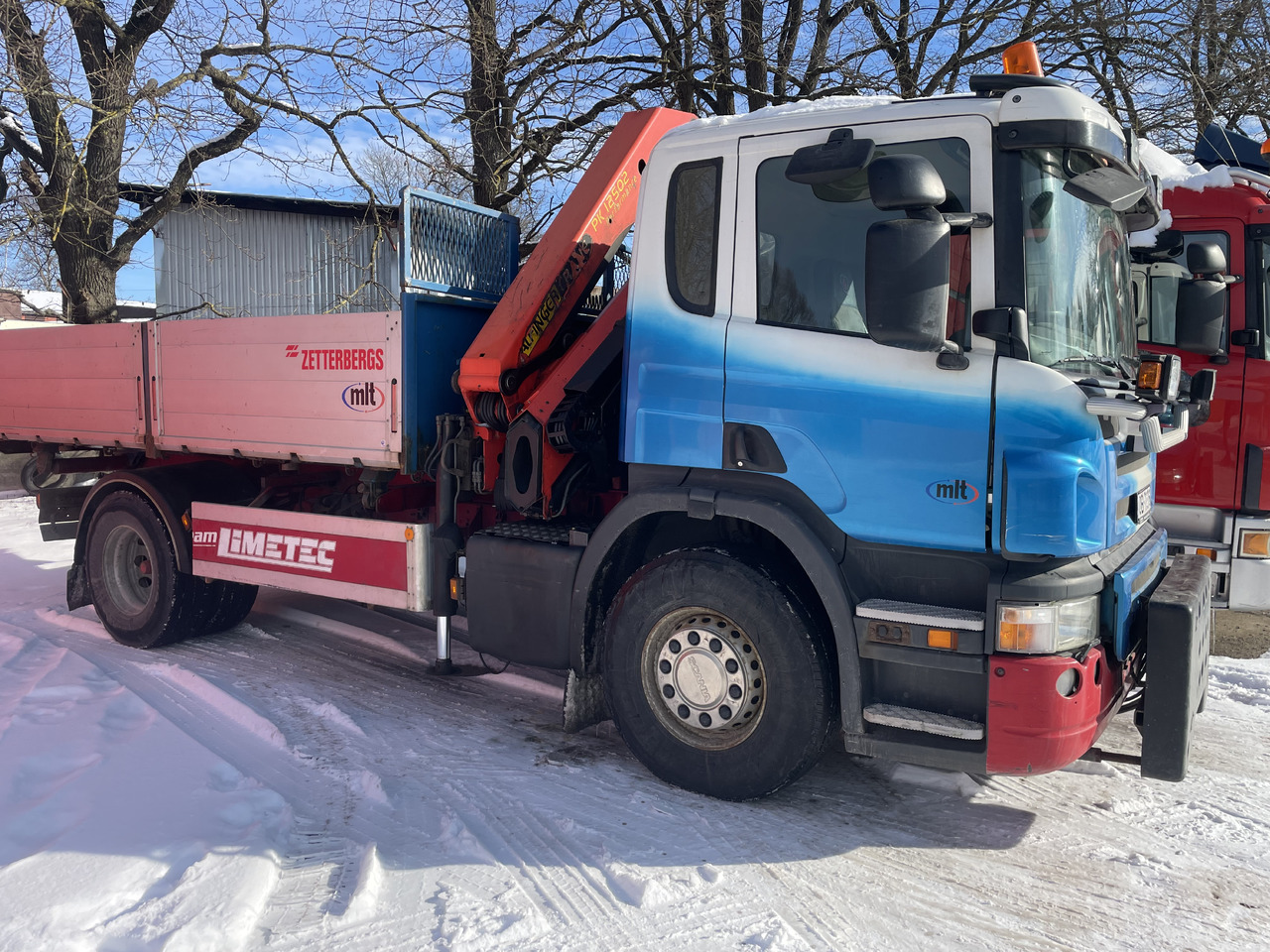 Scania P270 - Billenőplatós teherautó, Darus autó: 1 kép. Scania P270 - Billenőplatós teherautó, Darus autó: 1 kép.