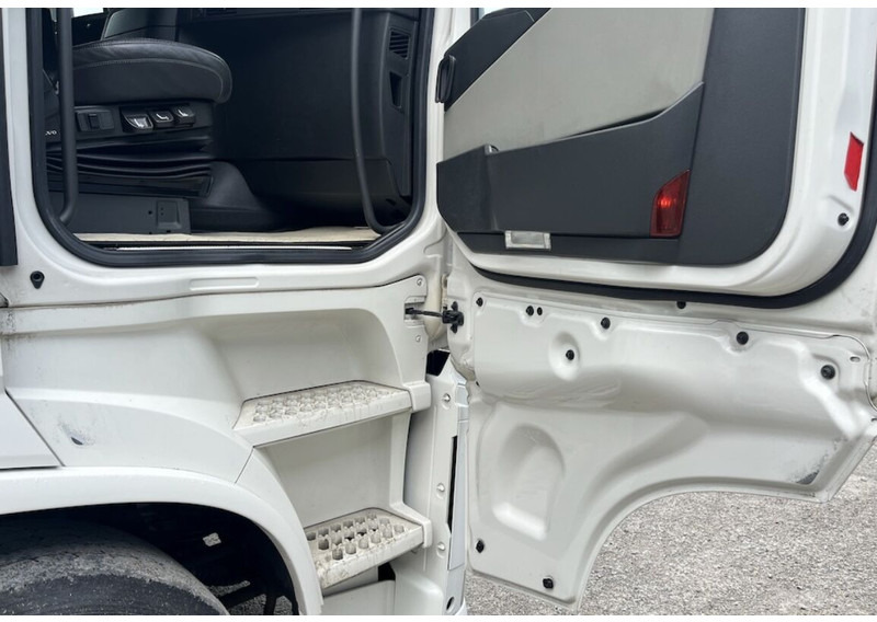 Volvo FH500 - Alvaz teherautó: 5 kép. Volvo FH500 - Alvaz teherautó: 5 kép.