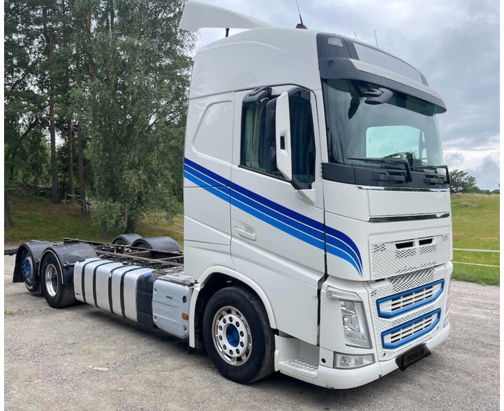 Volvo FH500 - Alvaz teherautó: 2 kép. Volvo FH500 - Alvaz teherautó: 2 kép.