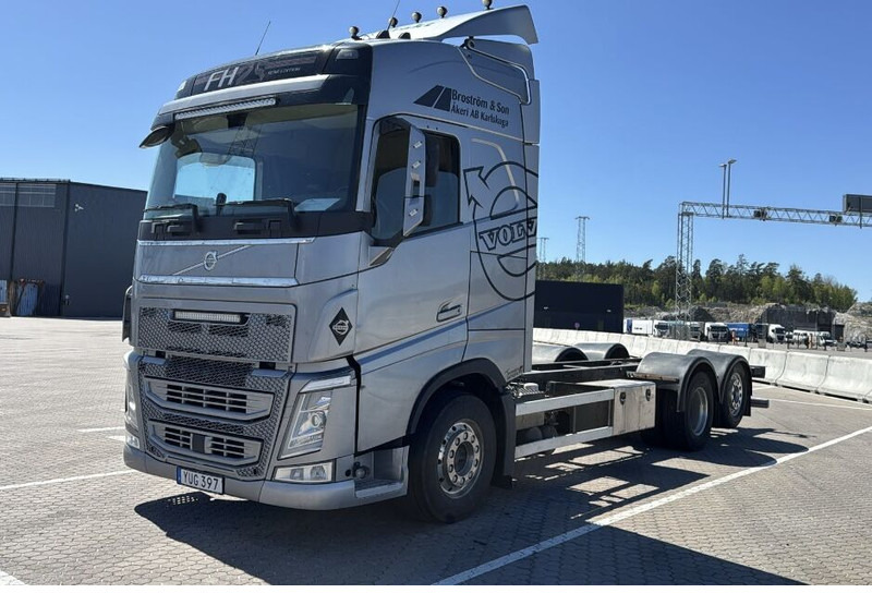 Volvo FH540 - Alvaz teherautó: 2 kép. Volvo FH540 - Alvaz teherautó: 2 kép.