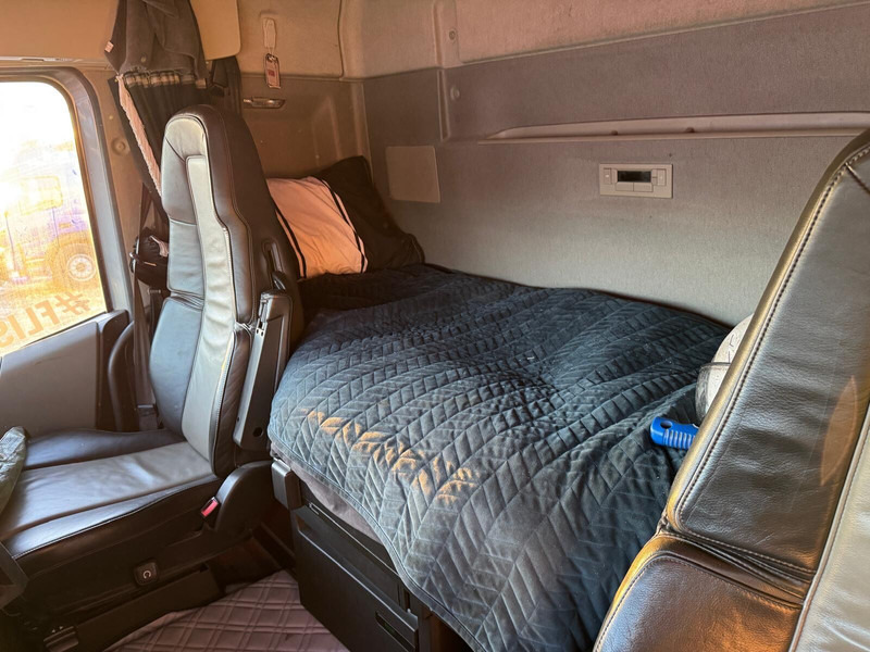 Volvo FH540 - Alvaz teherautó: 4 kép. Volvo FH540 - Alvaz teherautó: 4 kép.