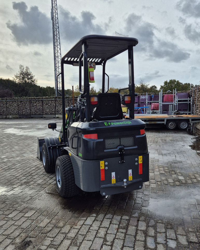 WCM-606 - Gumikerekes homlokrakodó: 4 kép. WCM-606 - Gumikerekes homlokrakodó: 4 kép.