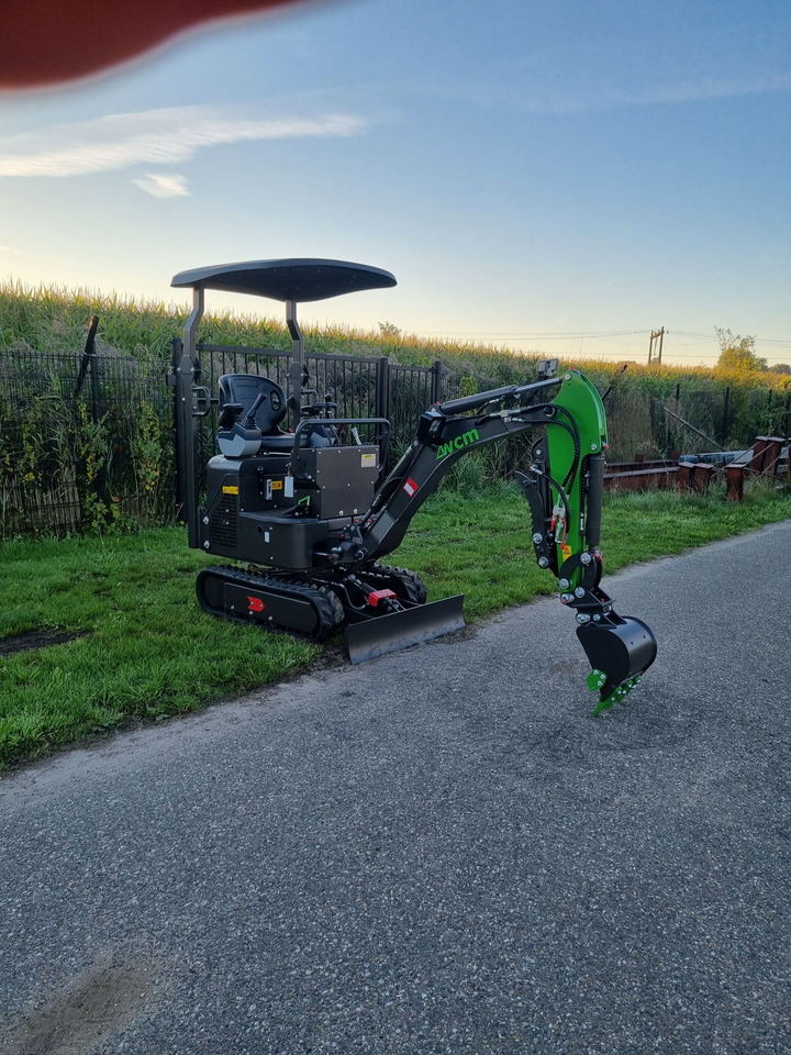 Minikotró WCM CTX 8010 Servo Diesel: 7 kép. Minikotró WCM CTX 8010 Servo Diesel: 7 kép.