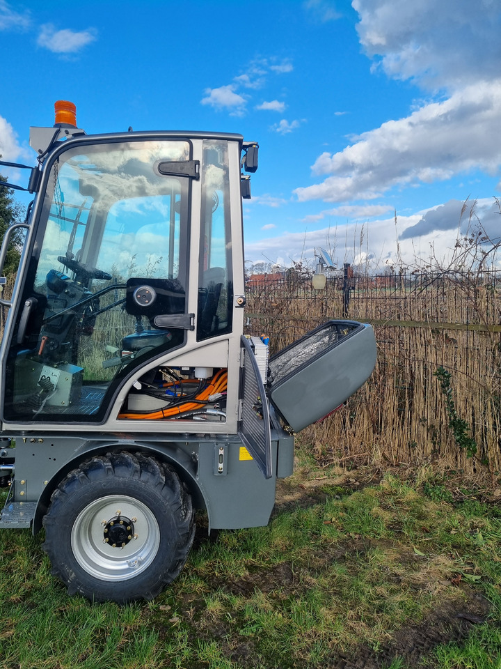 WCM L2310e E-Power - Gumikerekes homlokrakodó: 1 kép. WCM L2310e E-Power - Gumikerekes homlokrakodó: 1 kép.