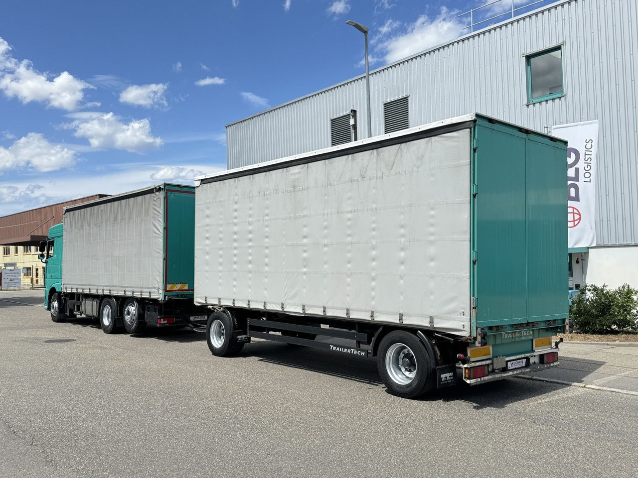 DAF XF460 6x2 Schiebeplane-Zug EDSCHA Bordwände - Ponyvás teherautó: 5 kép. DAF XF460 6x2 Schiebeplane-Zug EDSCHA Bordwände - Ponyvás teherautó: 5 kép.