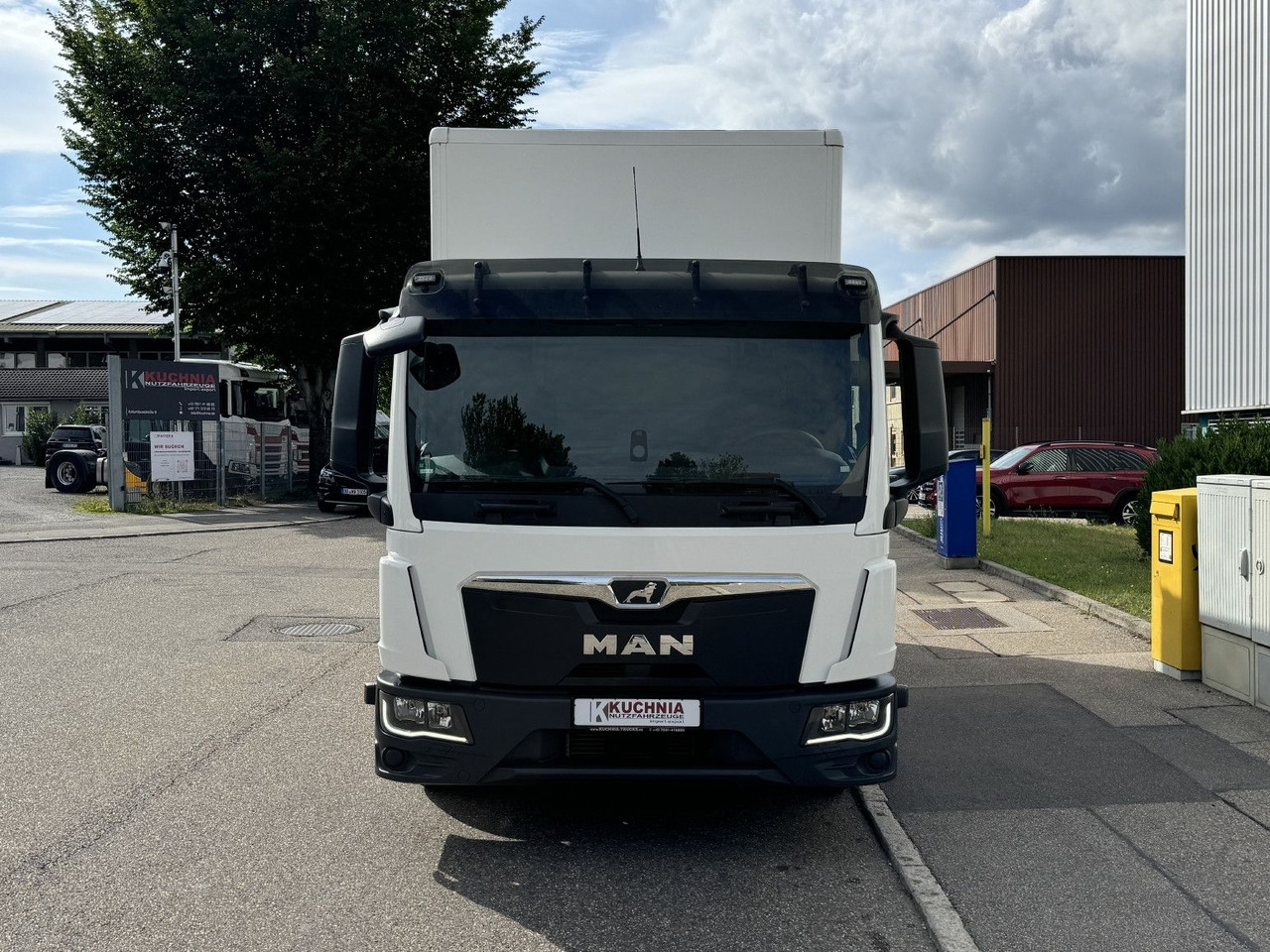 MAN TGL 8.190 BL Koffer 4,57m LBW 1,5t Kamera TOP - Dobozos kisteherautó: 2 kép. MAN TGL 8.190 BL Koffer 4,57m LBW 1,5t Kamera TOP - Dobozos kisteherautó: 2 kép.