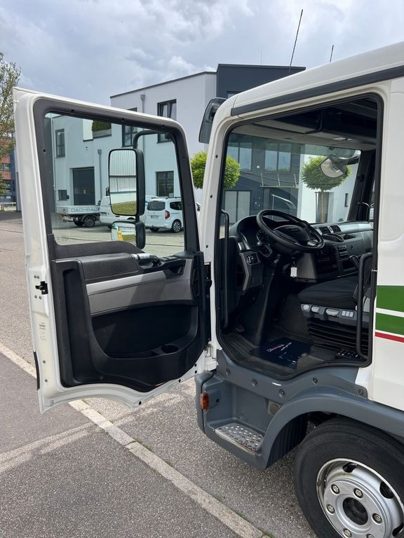 Hűtős kisteherautó MAN TGL 8.220 Kühlkoffer 5,26m LBW Klima Luftgef. MAN TGL 8.220 Kühlkoffer 5,26m LBW Klima Luftgef.: 13 kép.