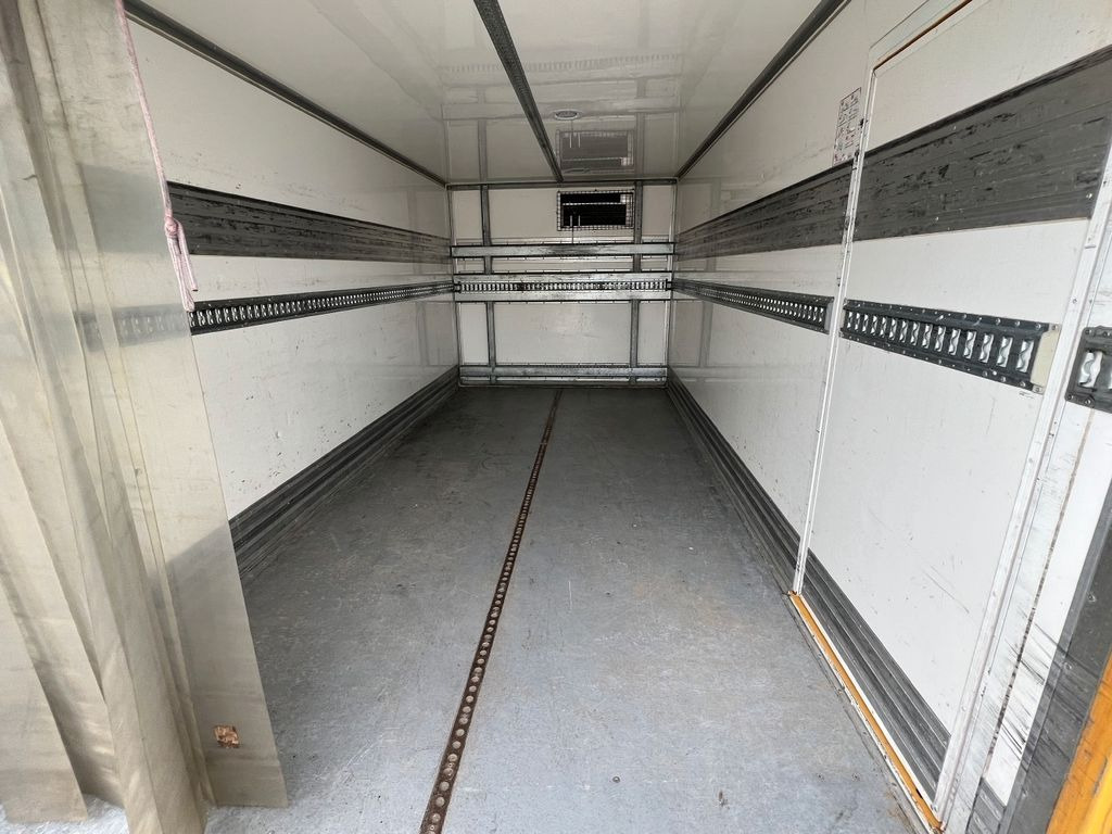 Hűtős kisteherautó MAN TGL 8.220 Kühlkoffer 5,26m LBW Klima Luftgef. MAN TGL 8.220 Kühlkoffer 5,26m LBW Klima Luftgef.: 12 kép.