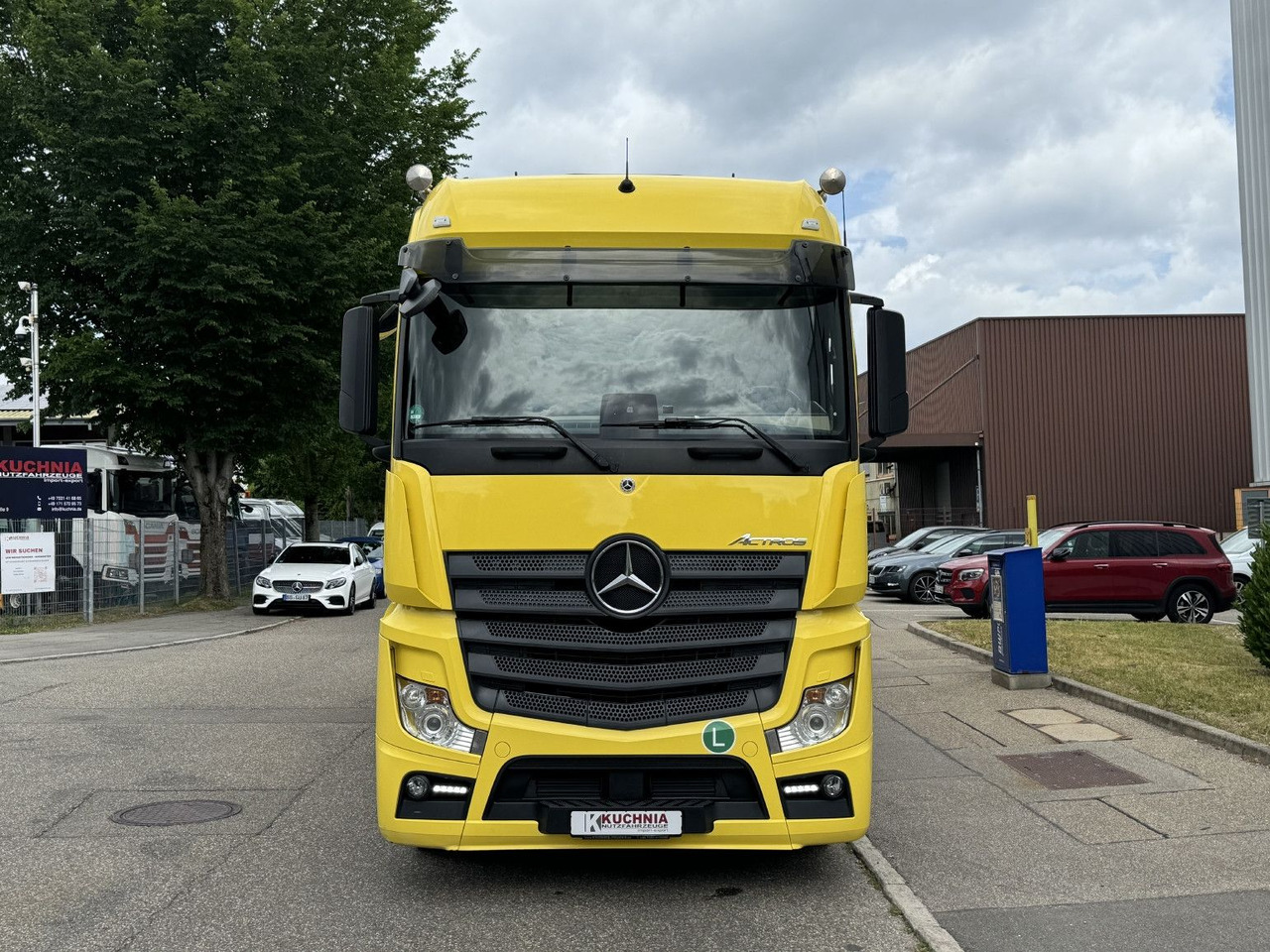 Mercedes-Benz Actros 1848 LL Gr.Haus AWL-Möbelkoffer uLBW - Dobozos felépítményű teherautó: 3 kép. Mercedes-Benz Actros 1848 LL Gr.Haus AWL-Möbelkoffer uLBW - Dobozos felépítményű teherautó: 3 kép.