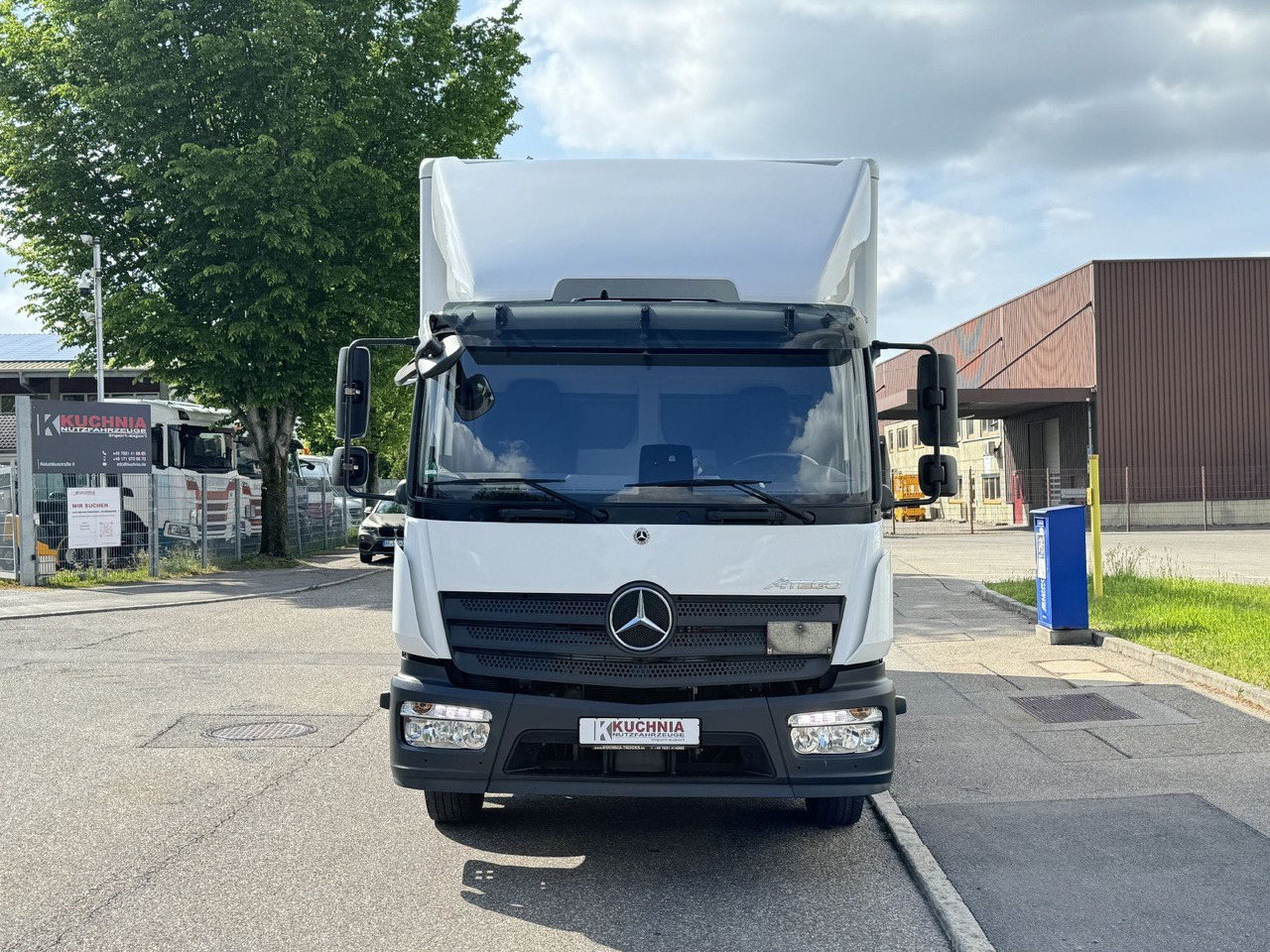 Mercedes-Benz Atego 1221 L Koffer 6,1m LBW AHK Klima TOP - Dobozos felépítményű teherautó: 2 kép. Mercedes-Benz Atego 1221 L Koffer 6,1m LBW AHK Klima TOP - Dobozos felépítményű teherautó: 2 kép.