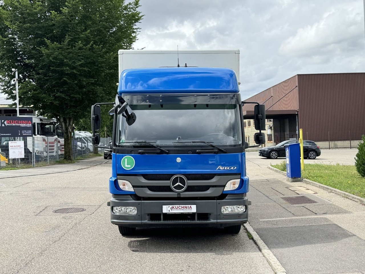 Mercedes-Benz Atego 1224 L Möbelkoffer GH 6-Sitze u-LBW Umzug - Dobozos felépítményű teherautó: 3 kép. Mercedes-Benz Atego 1224 L Möbelkoffer GH 6-Sitze u-LBW Umzug - Dobozos felépítményű teherautó: 3 kép.