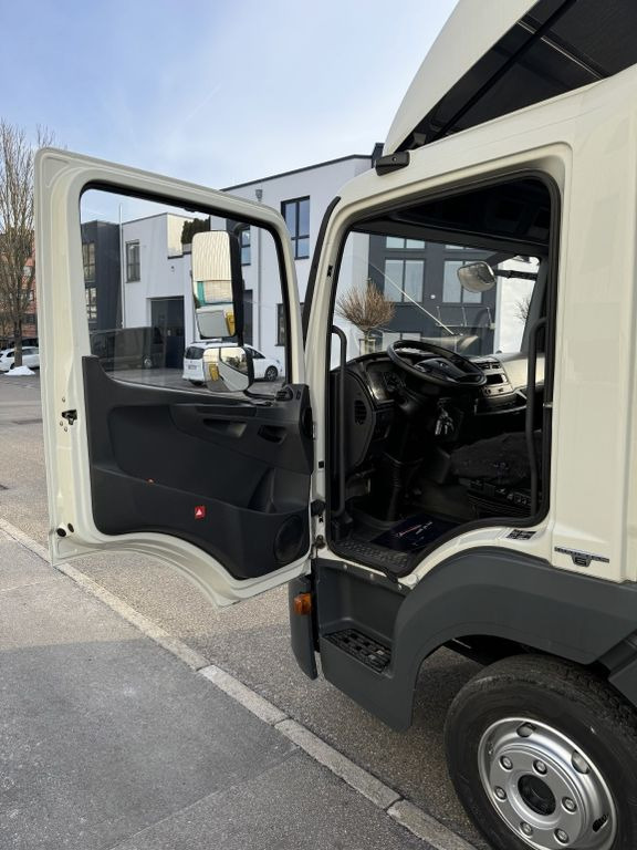 Dobozos kisteherautó Mercedes-Benz Atego 818L Koffer 6,3m LBW Klima Autom. Luftgef.: 9 kép.
