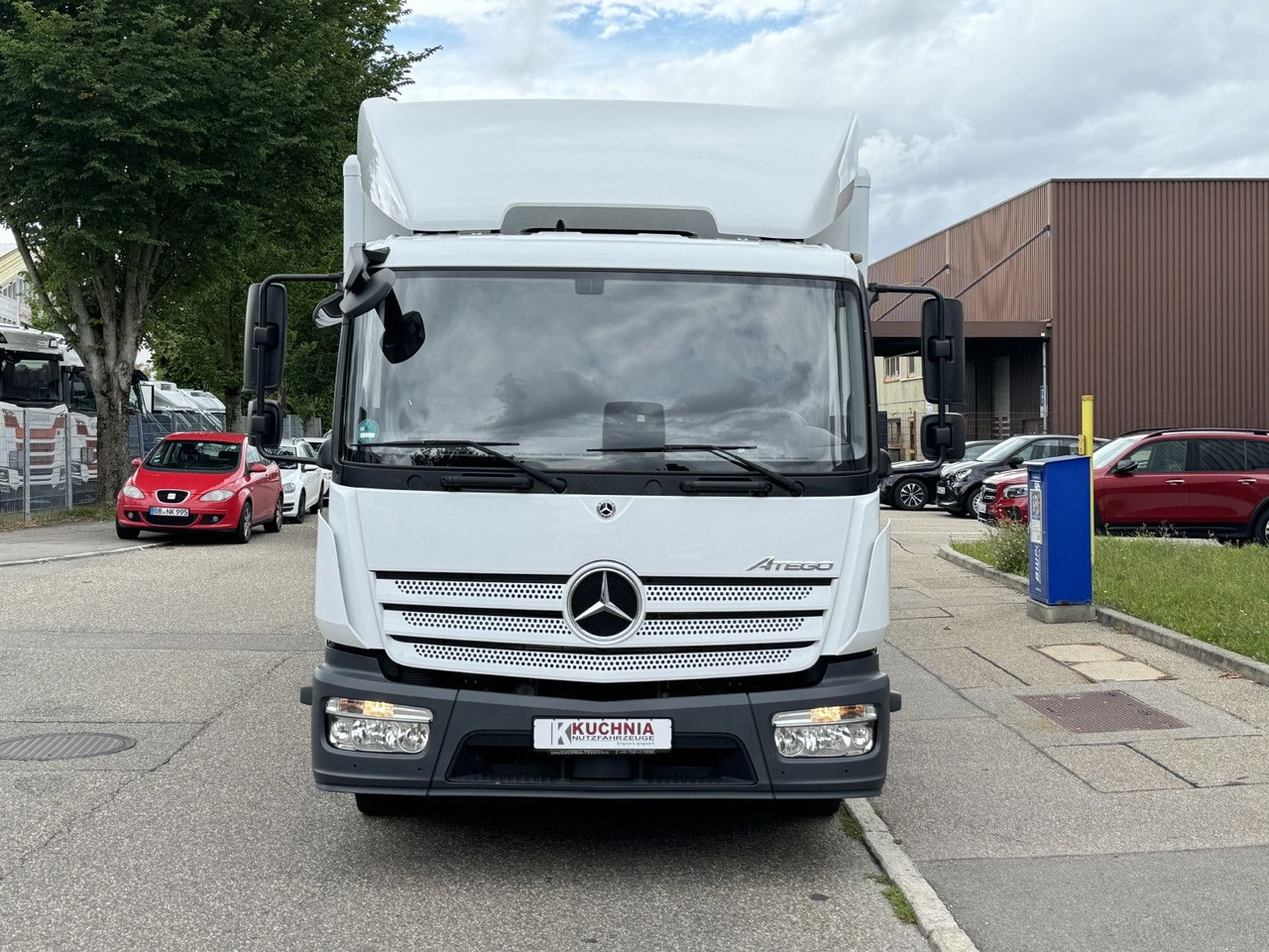 Mercedes-Benz Atego 824L Koffer 7,1m LBW Klima Diff. Sperre - Dobozos kisteherautó: 2 kép. Mercedes-Benz Atego 824L Koffer 7,1m LBW Klima Diff. Sperre - Dobozos kisteherautó: 2 kép.