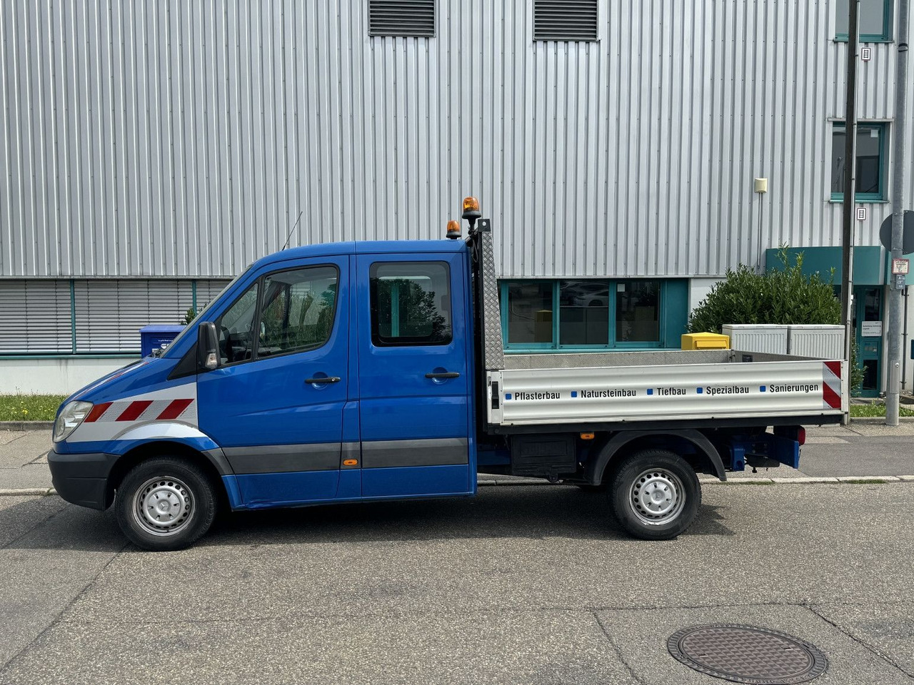 Mercedes-Benz Sprinter 319 V6 Doka Pritsche 2,7m ATM 120 Tkm - Platós kisteherautó, Duplakabinos kisteherautó: 4 kép. Mercedes-Benz Sprinter 319 V6 Doka Pritsche 2,7m ATM 120 Tkm - Platós kisteherautó, Duplakabinos kisteherautó: 4 kép.