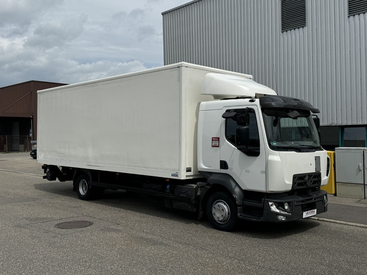 Renault D12-240 Koffer 7,3m AHK L-Haus Klima Luft - Dobozos felépítményű teherautó: 3 kép. Renault D12-240 Koffer 7,3m AHK L-Haus Klima Luft - Dobozos felépítményű teherautó: 3 kép.