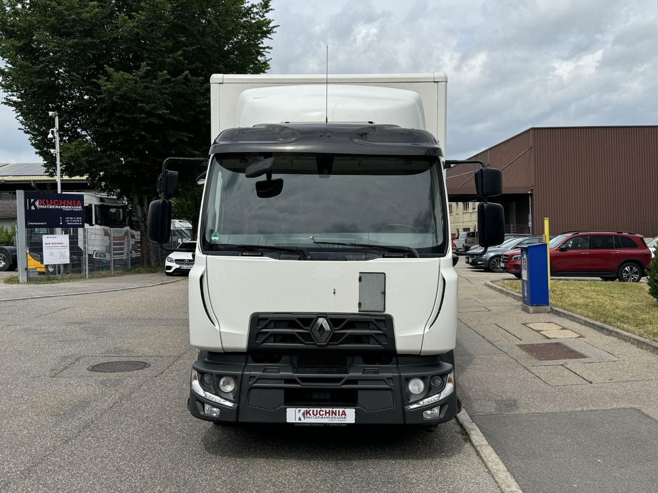 Renault D12-240 Koffer 7,3m AHK L-Haus Klima Luft - Dobozos felépítményű teherautó: 2 kép. Renault D12-240 Koffer 7,3m AHK L-Haus Klima Luft - Dobozos felépítményű teherautó: 2 kép.