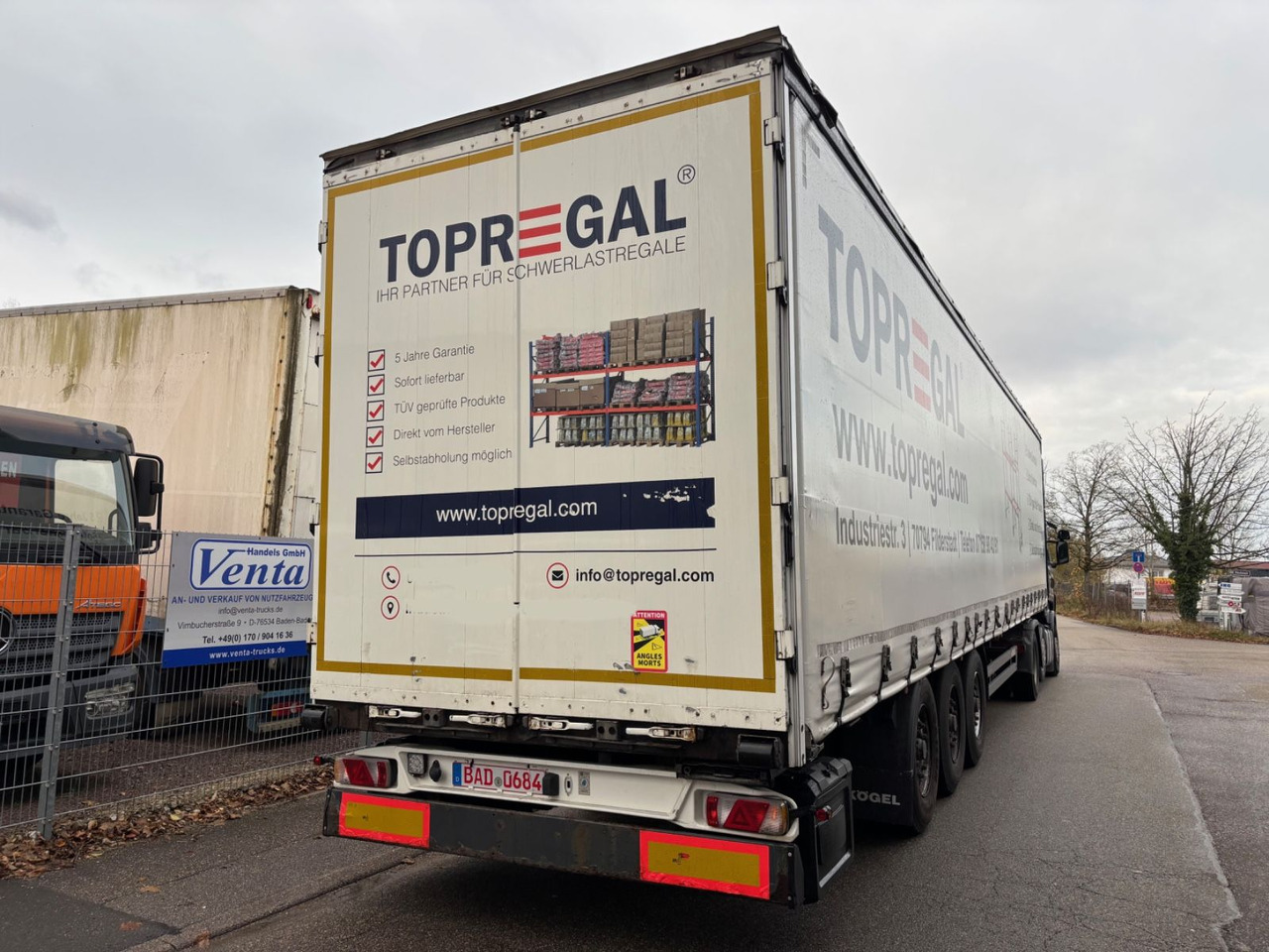 Kögel SN24, Edscha, Schiebeplane, BPW-Achse - Ponyvás félpótkocsi: 1 kép. Kögel SN24, Edscha, Schiebeplane, BPW-Achse - Ponyvás félpótkocsi: 1 kép.